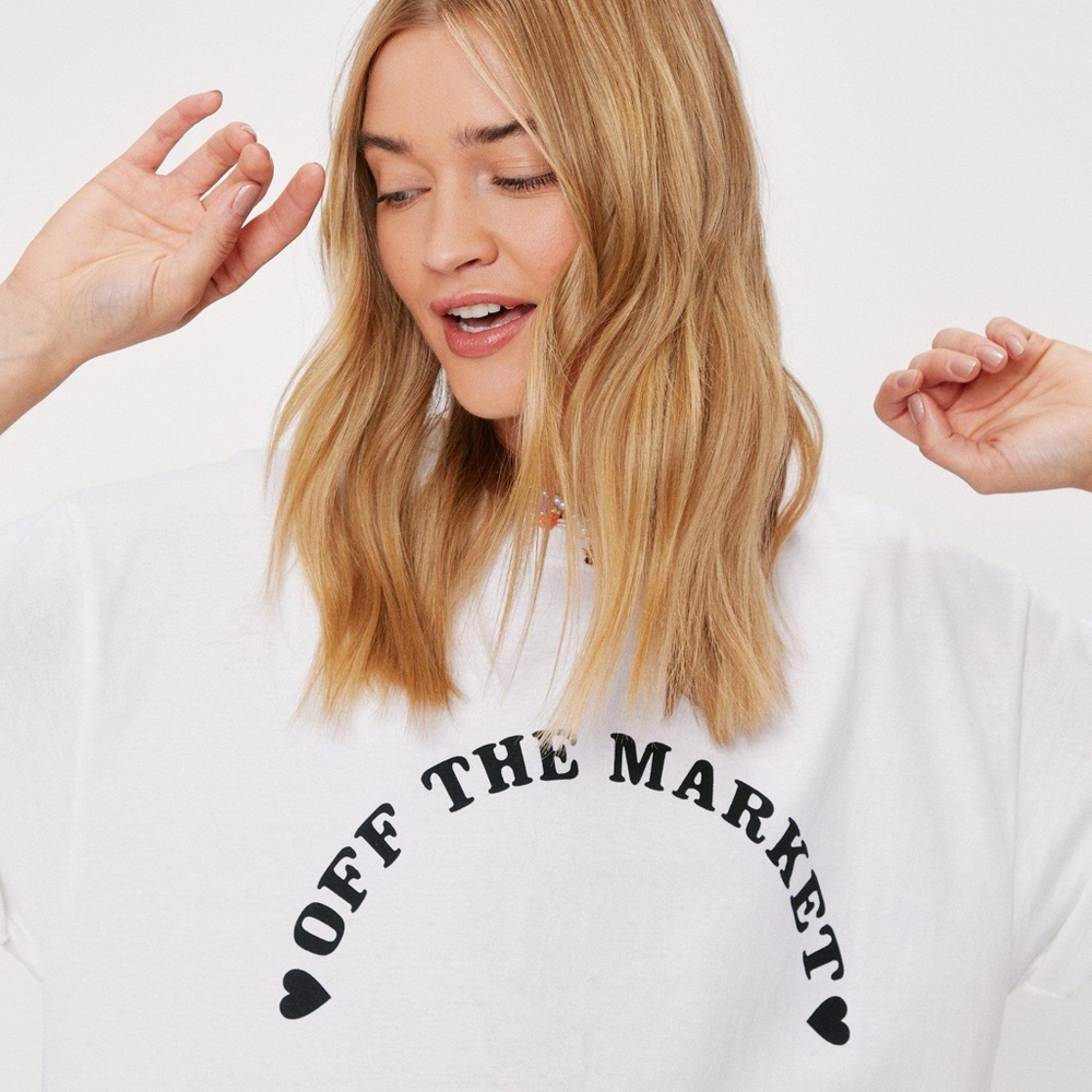 🖤Off the Market🖤 Tee
